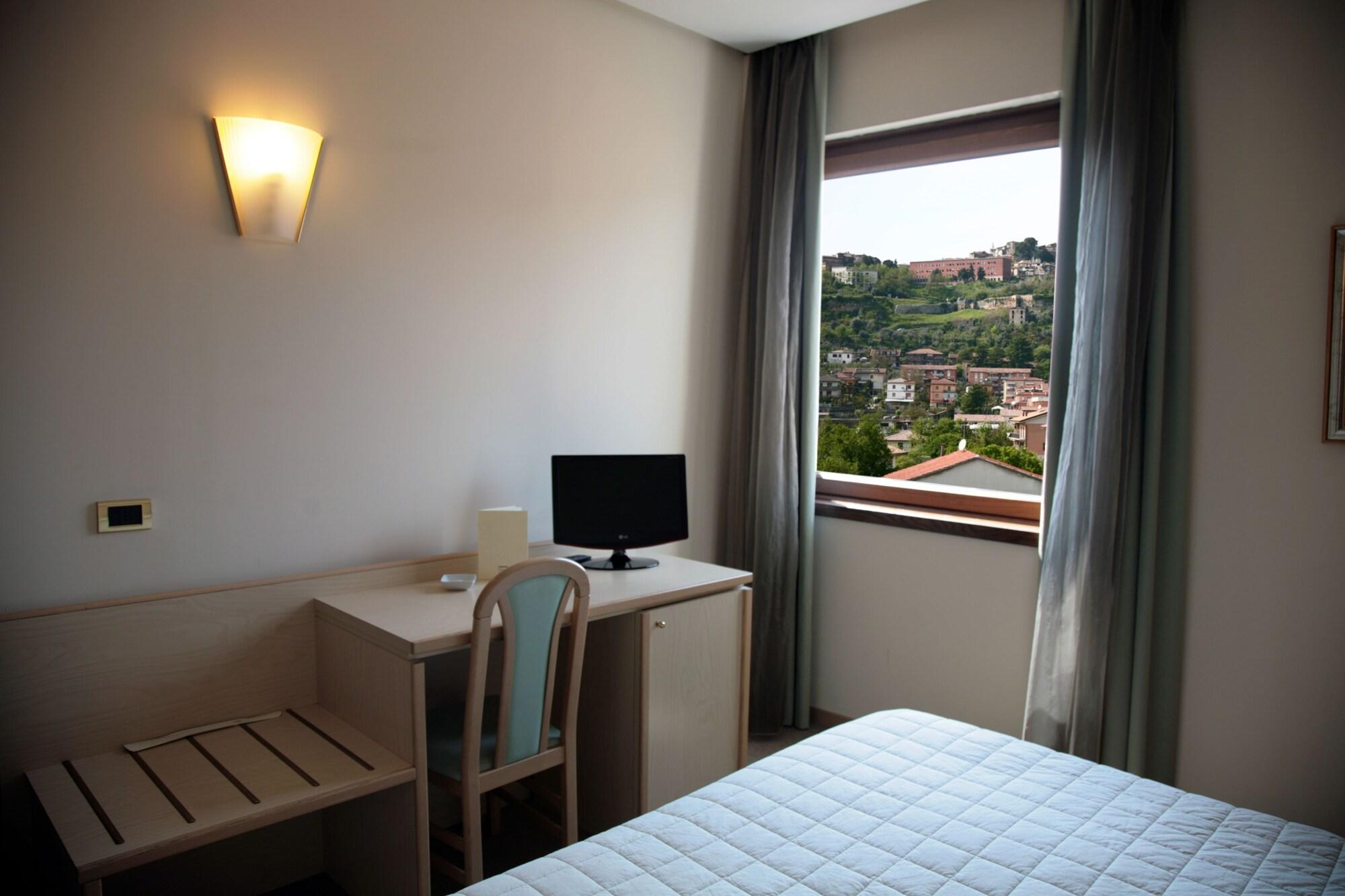 Hotel Bassetto Ferentino Kültér fotó