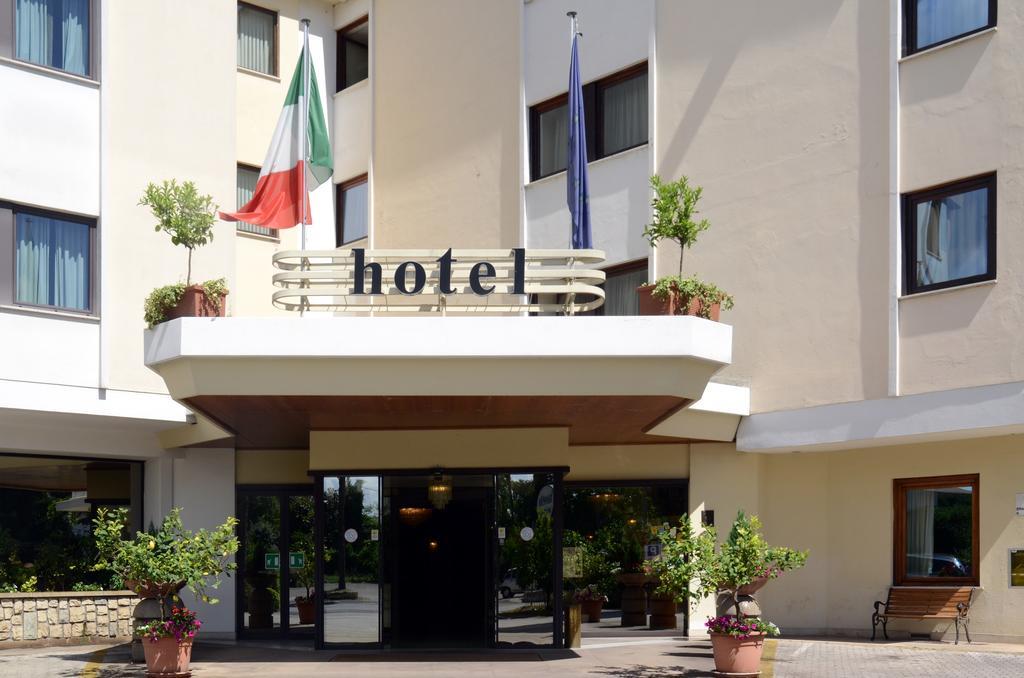 Hotel Bassetto Ferentino Kültér fotó