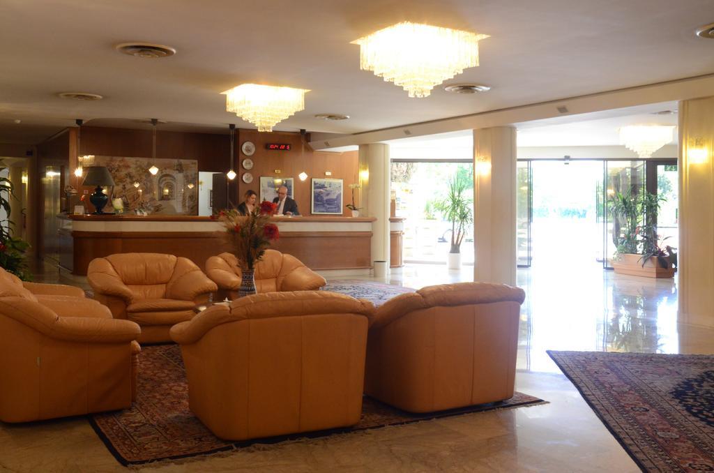 Hotel Bassetto Ferentino Kültér fotó